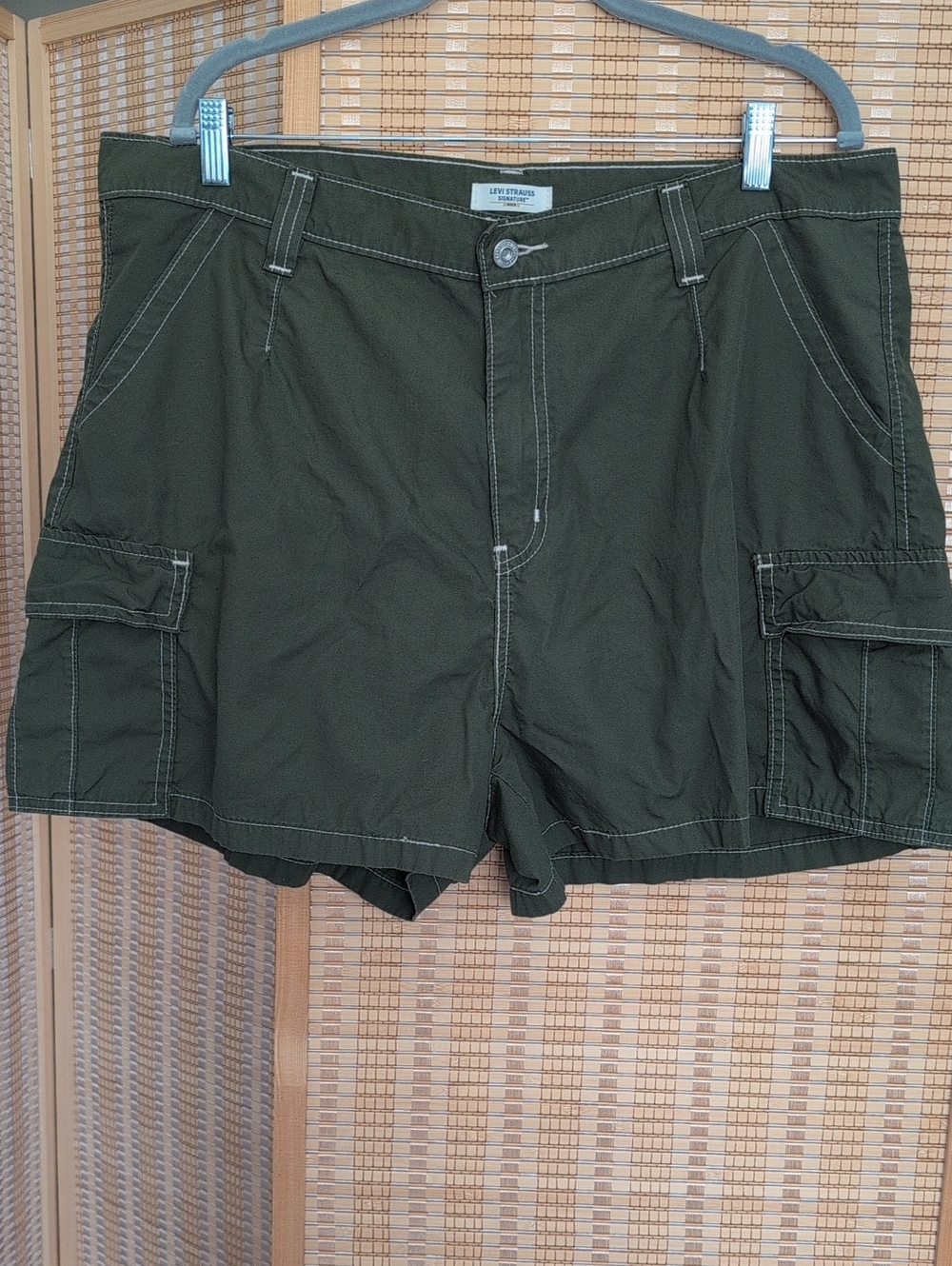 Levi's Dark Olive Cargo Shorts - Picture 4 of 10